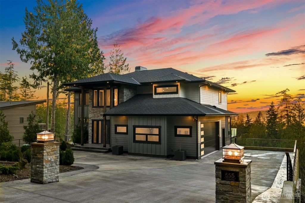 555 Whitecap Road, Bellingham, WA 98229