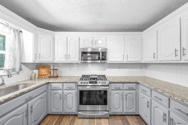 4178 Highway 49, Tennessee Ridge, TN 37178