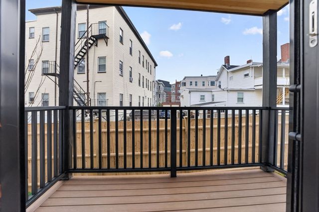 192 Washington Street R, Somerville, MA 02143