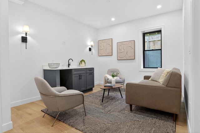 192 Washington Street R, Somerville, MA 02143