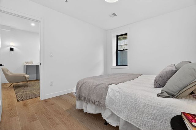 192 Washington Street R, Somerville, MA 02143