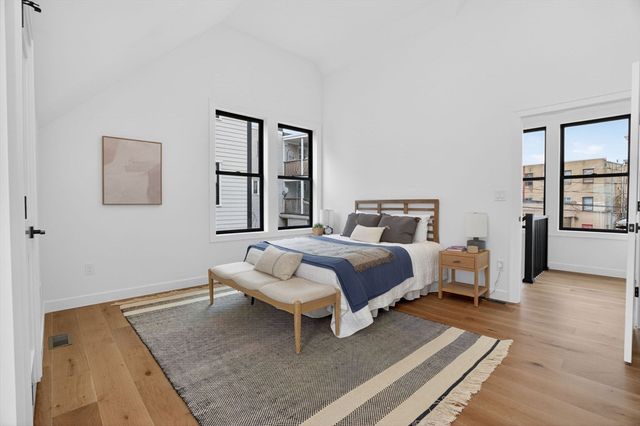 192 Washington Street R, Somerville, MA 02143