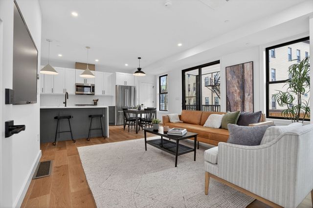 192 Washington Street R, Somerville, MA 02143