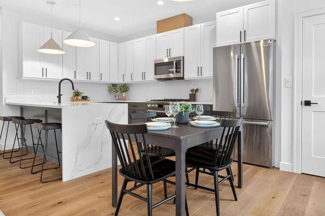 192 Washington Street R, Somerville, MA 02143