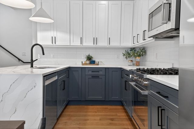 192 Washington Street R, Somerville, MA 02143