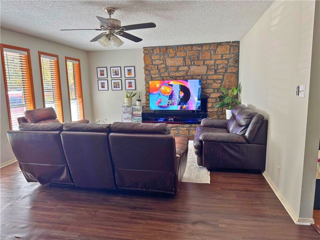 16132 Hickory Lane, Rogers, AR 72756