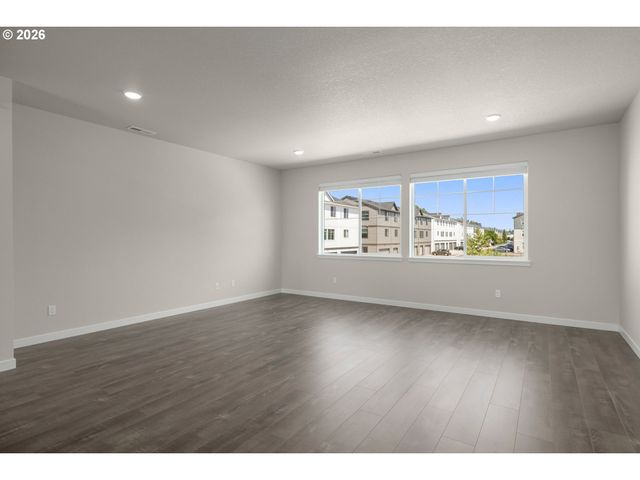 5065 Se DAVIS Rd, Hillsboro, OR 97123