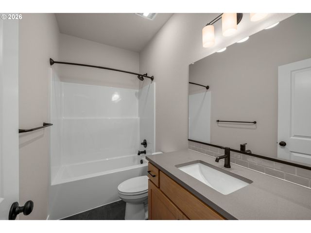 5065 Se DAVIS Rd, Hillsboro, OR 97123