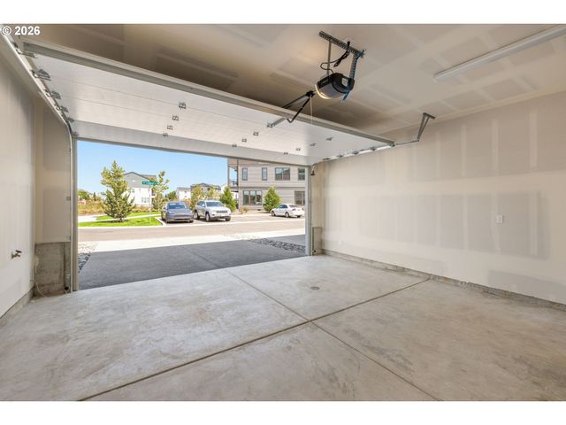 5065 Se DAVIS Rd, Hillsboro, OR 97123