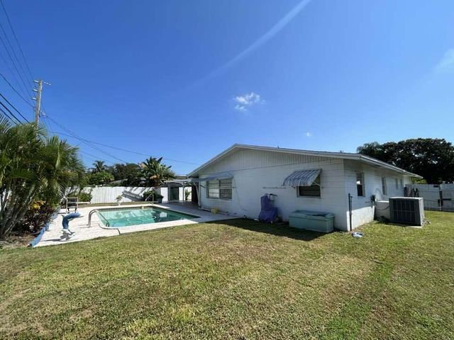 2503 Chesterfield Drive, Fort Pierce, FL 34982
