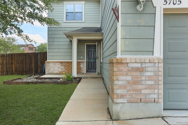 5705 Maxfli, Schertz, TX 78108