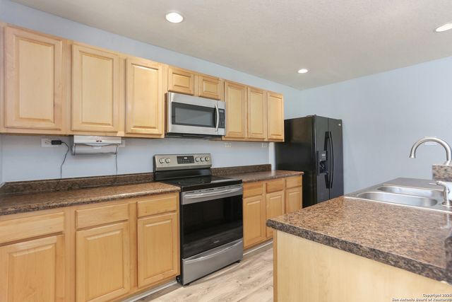 5705 Maxfli, Schertz, TX 78108