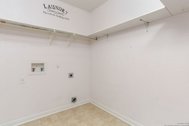 5705 Maxfli, Schertz, TX 78108