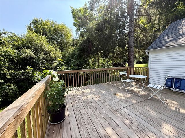 12 Red Brook Road, Mahopac, NY 10541
