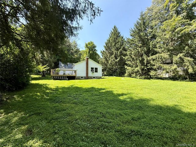 12 Red Brook Road, Mahopac, NY 10541