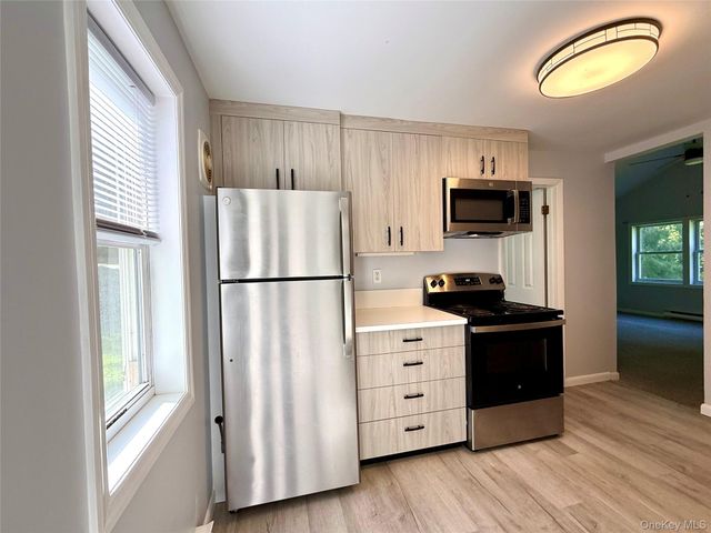 12 Red Brook Road, Mahopac, NY 10541