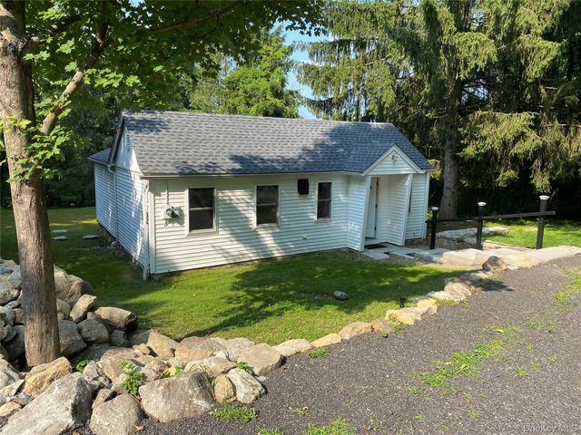 12 Red Brook Road, Mahopac, NY 10541