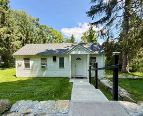 12 Red Brook Road, Mahopac, NY 10541