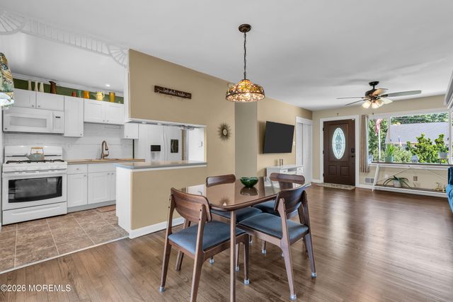 39 Monroe Street, Keyport, NJ 07735