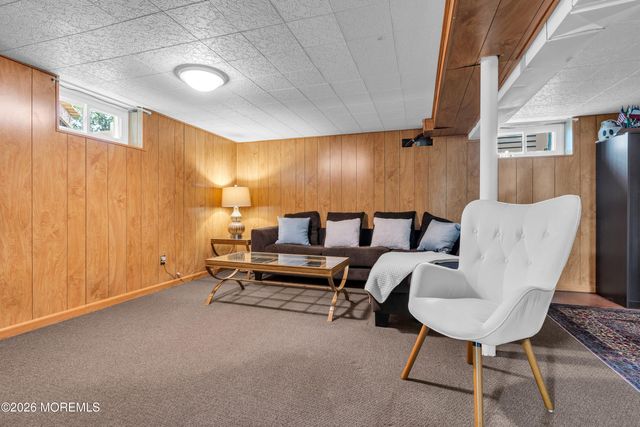 39 Monroe Street, Keyport, NJ 07735