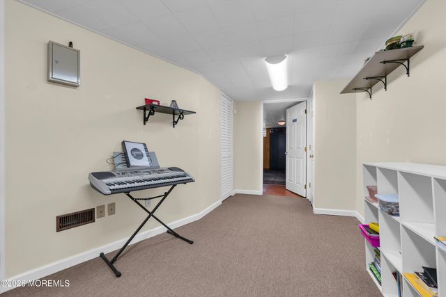 39 Monroe Street, Keyport, NJ 07735
