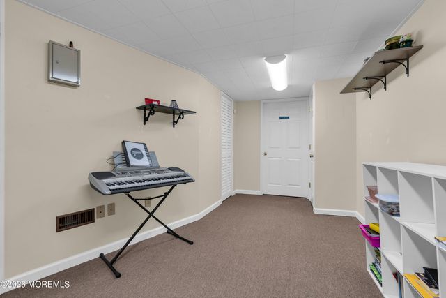 39 Monroe Street, Keyport, NJ 07735