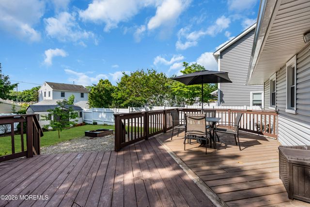 39 Monroe Street, Keyport, NJ 07735