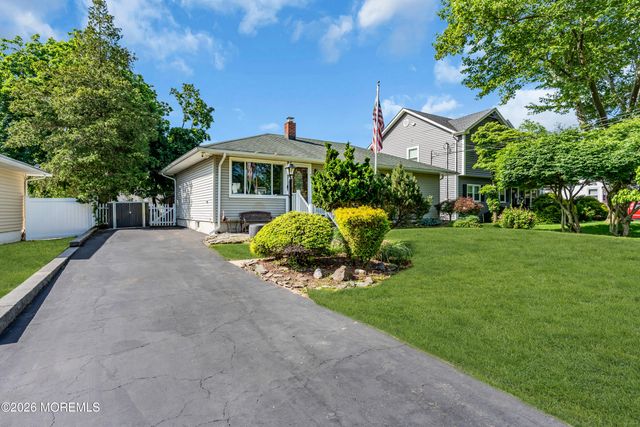 39 Monroe Street, Keyport, NJ 07735