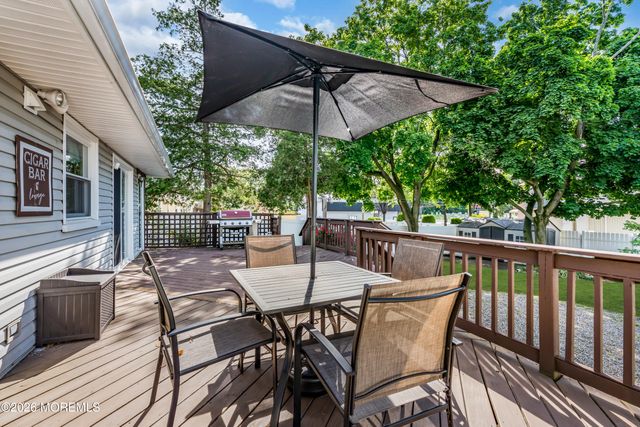 39 Monroe Street, Keyport, NJ 07735