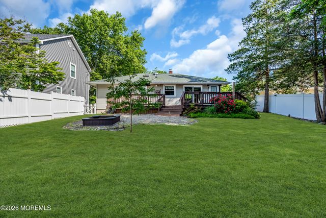 39 Monroe Street, Keyport, NJ 07735