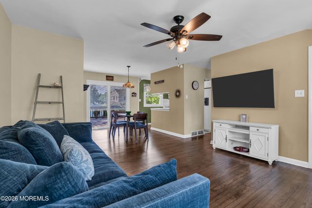39 Monroe Street, Keyport, NJ 07735