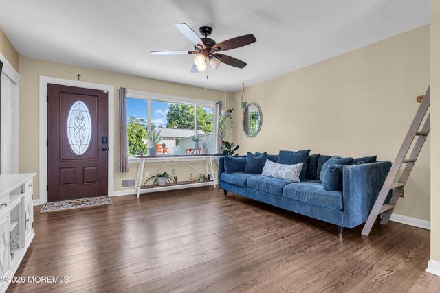 39 Monroe Street, Keyport, NJ 07735