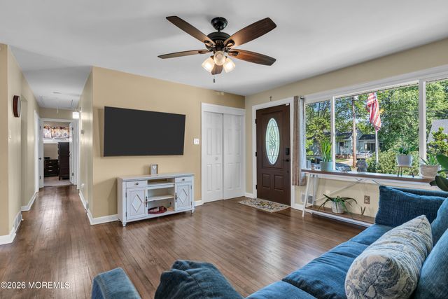 39 Monroe Street, Keyport, NJ 07735