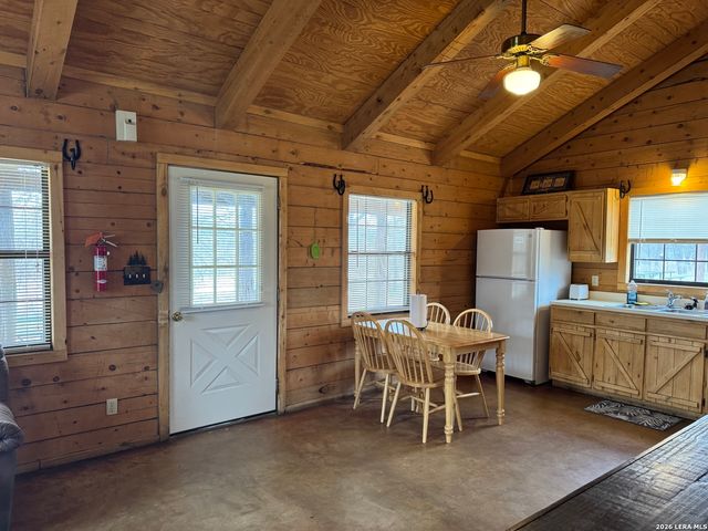 110 Red Wright Rd, Leakey, TX 78873