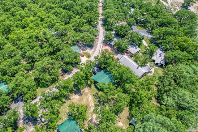 110 Red Wright Rd, Leakey, TX 78873