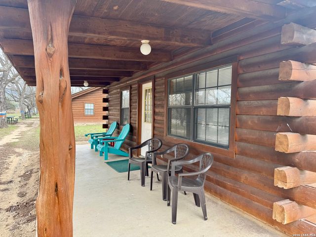 110 Red Wright Rd, Leakey, TX 78873