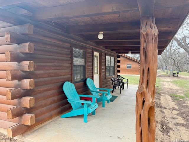 110 Red Wright Rd, Leakey, TX 78873