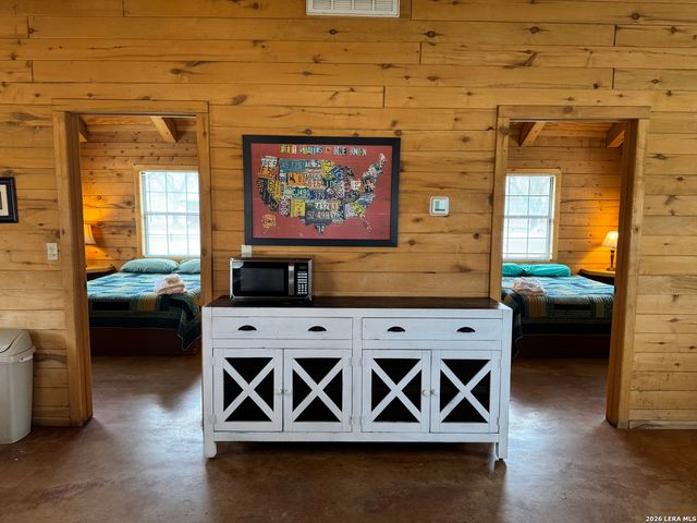 110 Red Wright Rd, Leakey, TX 78873