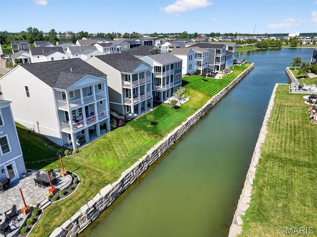 210 Suntan Place, St Charles, MO 63301