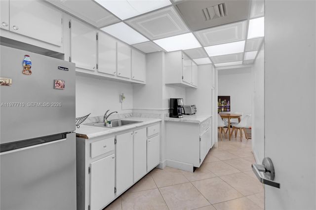 1000 West Ave 1121, Miami Beach, FL 33139