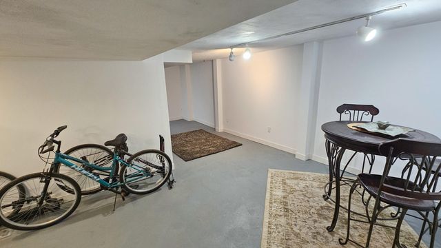 160 Carberry Hill Court, Kalamazoo Twp, MI 49006