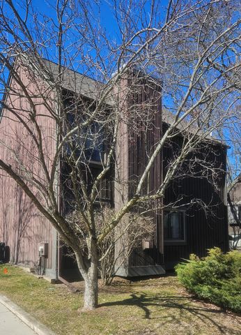 160 Carberry Hill Court, Kalamazoo Twp, MI 49006