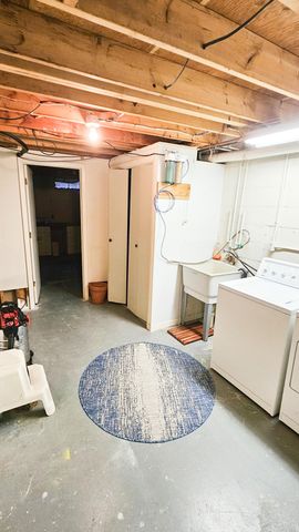 160 Carberry Hill Court, Kalamazoo Twp, MI 49006