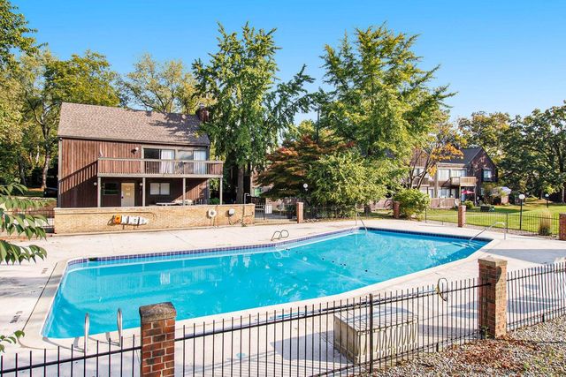 160 Carberry Hill Court, Kalamazoo Twp, MI 49006