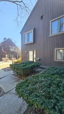 160 Carberry Hill Court, Kalamazoo Twp, MI 49006