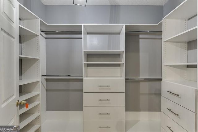 2464 Laurelfield Drive, Grayson, GA 30017