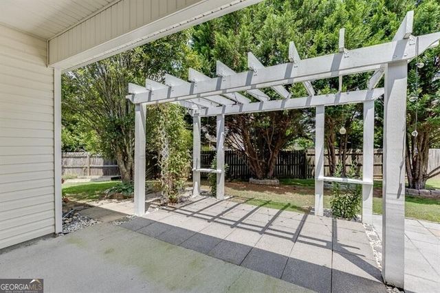 2464 Laurelfield Drive, Grayson, GA 30017