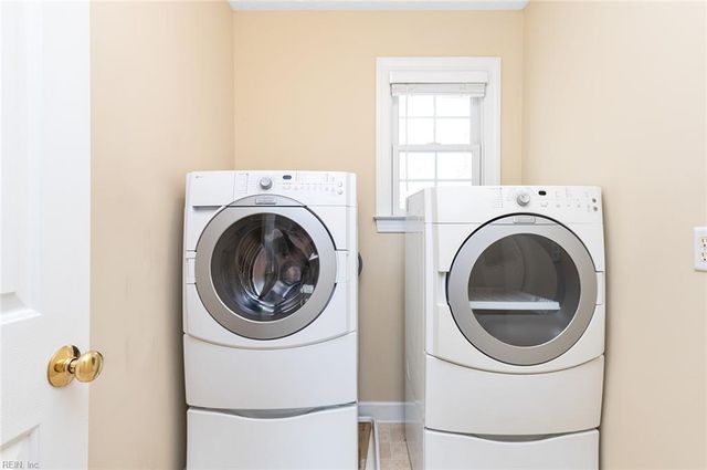 20 Wornom Farm RD, Poquoson, VA 23662