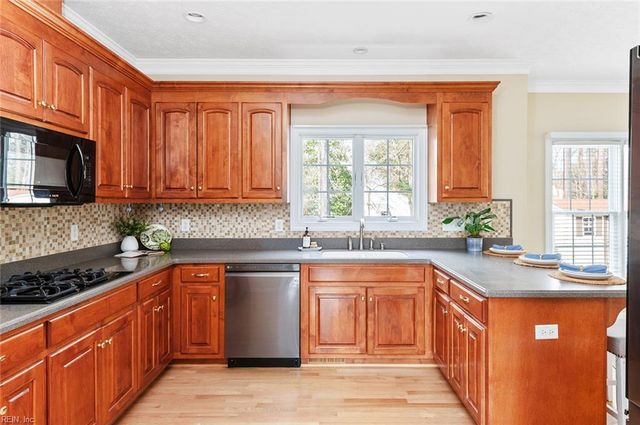 20 Wornom Farm RD, Poquoson, VA 23662