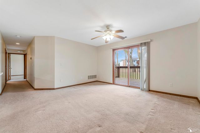 1555 Harbour Boulevard, Trenton, MI 48183